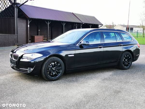 BMW Seria 5 525d xDrive Touring - 4