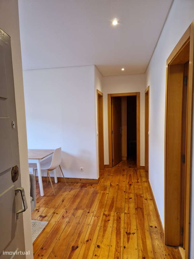 Bairro de Alvalade T2 + sótão - Grande imagem: 5/17