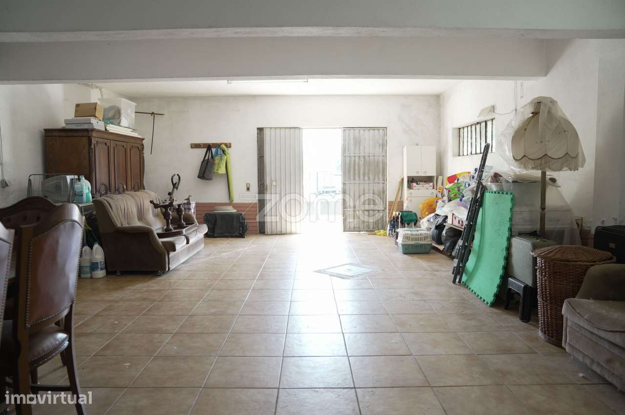 Moradia T4 com 266 m² de construção, e vista para o Castelo de Palm...-2