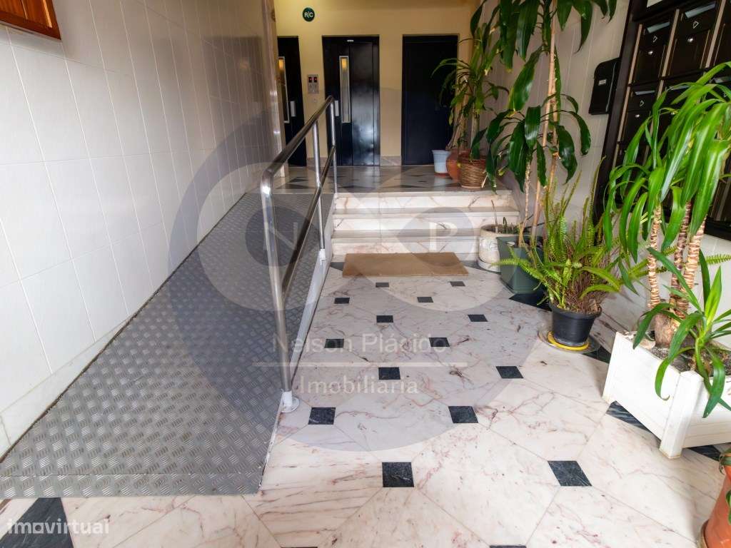 Apartamento T1 com Lareira, excelentes Áreas, na zona central de Ma...-14