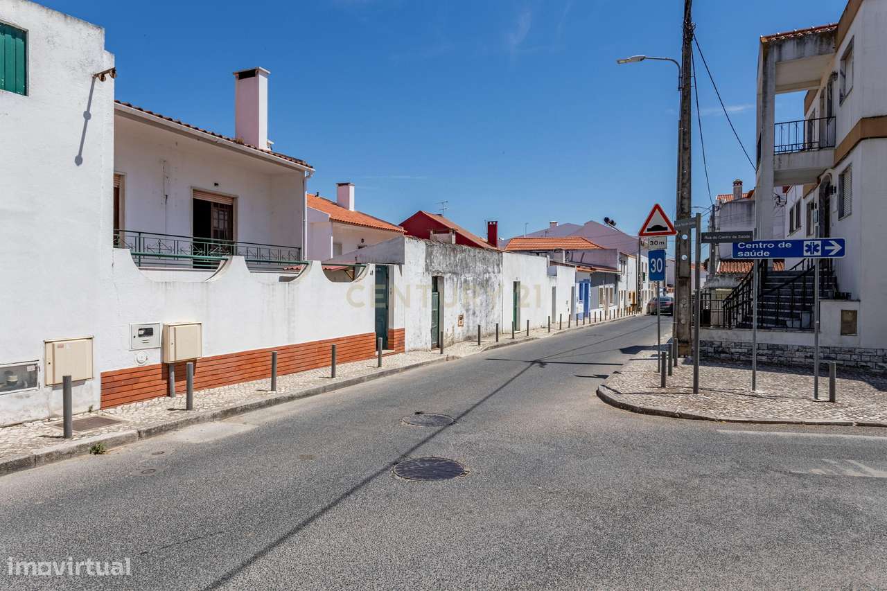 Espaçosa Moradia T3 em Azambuja, Lisboa-15