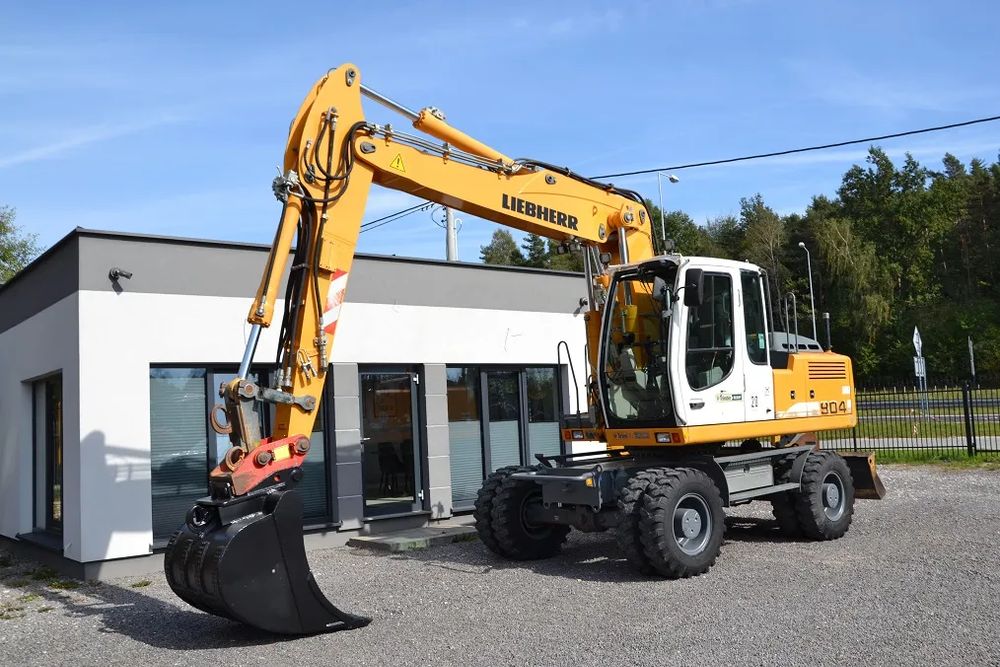 Liebherr A 904 c 2012