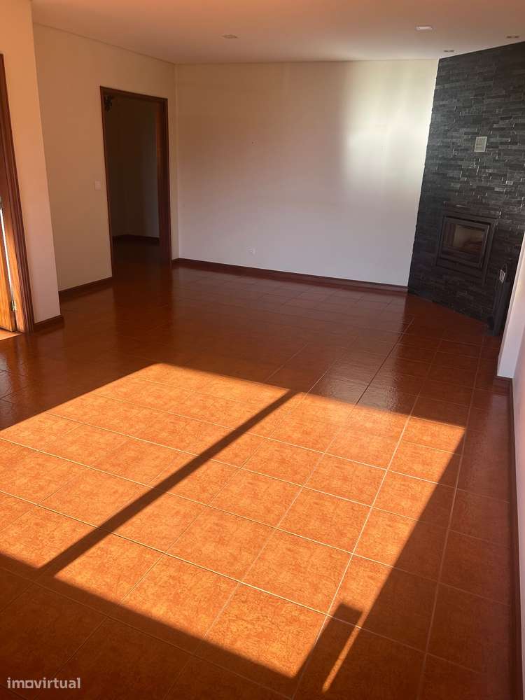 Apartamento T3 Modernizado em Sanguedo - Grande imagem: 5/13