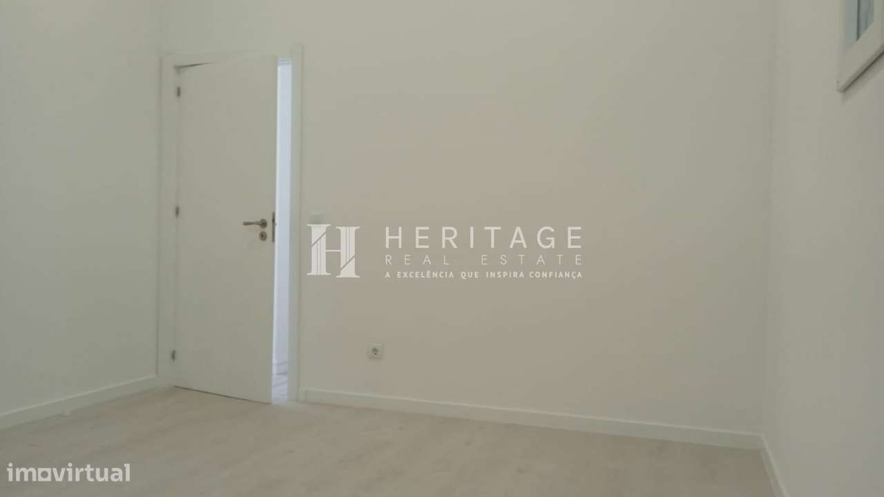 Loja com terraço no Barreiro-11