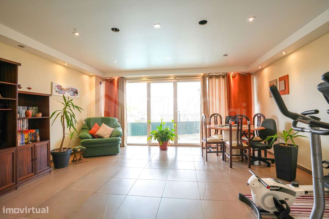MORADIA T3 COM PISCINA, CONSTRUÇÃO ANTISSÍSMICA, ISOLAMENTO PREMIUM E-40