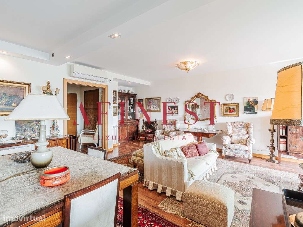 Apartamento T3 com Terraço e Excelente Exposição Solar em Cascais - Grande imagem: 4/56