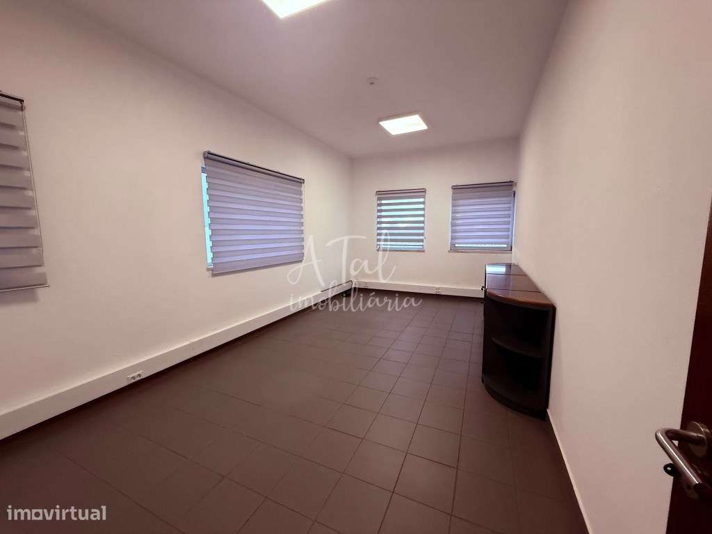 5 Escritórios Usados em Lisboa - Aproveite a Localização Central! - Grande imagem: 5/14