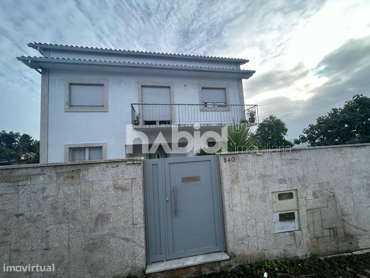 Moradia com 3 Habitações de utilização independente-1