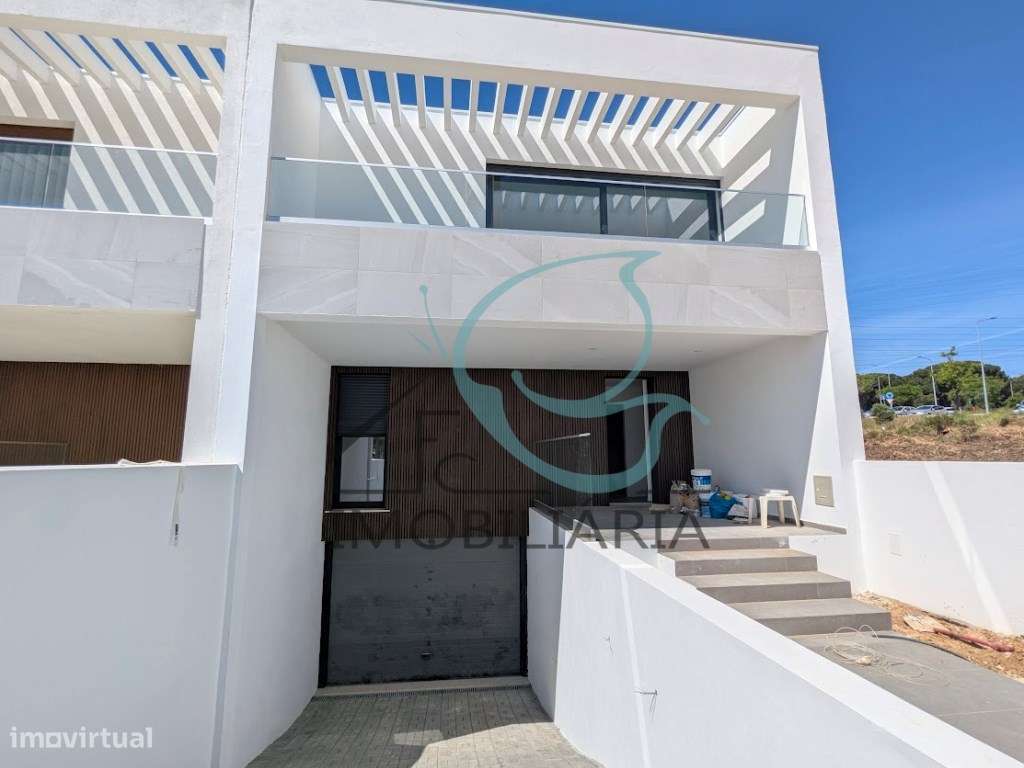 Moradia T3 com acabamentos de Luxo e Piscina - Quinta da Amizade-8