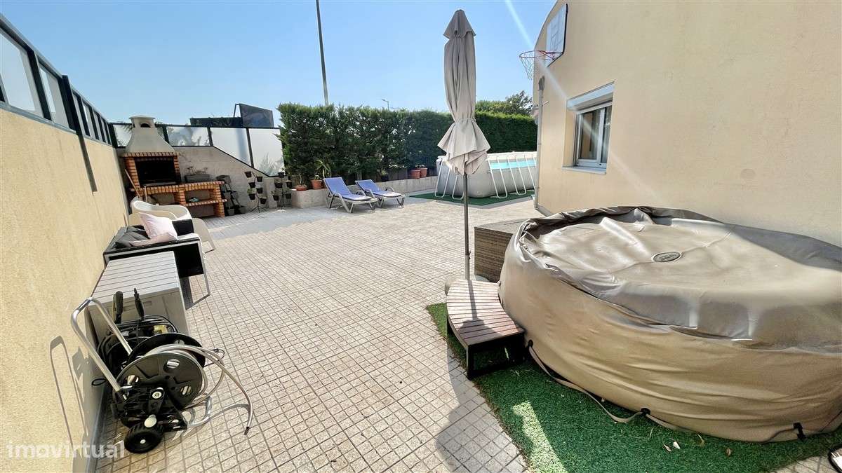 Moradia T4-Póvoa de Varzim-Centro-Acessos-2 Garagens Fechadas-28