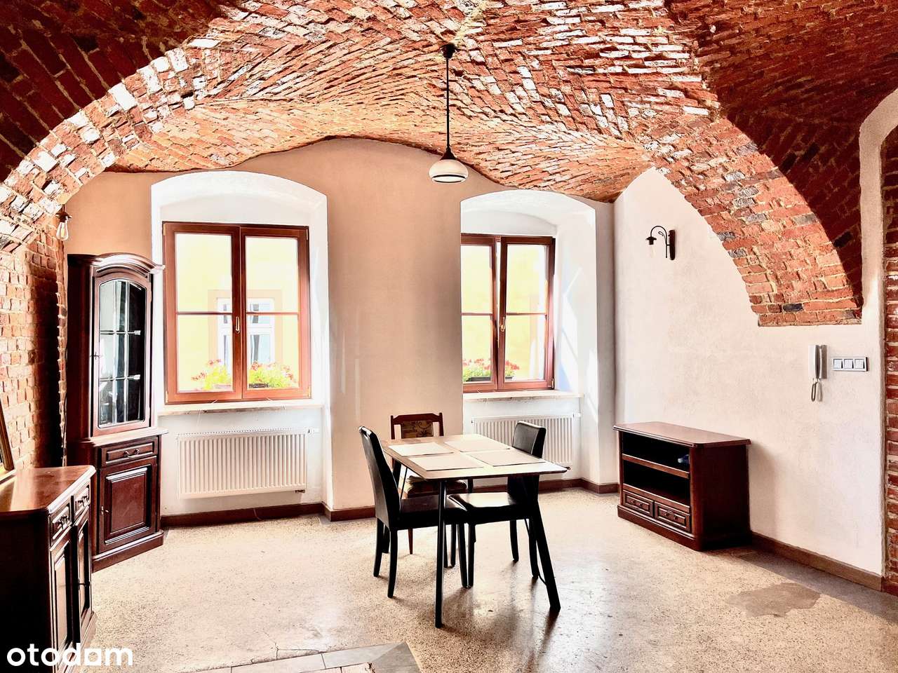 Powierzchnie biurowo-usługowo-handlowe na Starówce 42 m2, parter - Pełny obrazek: 1/7