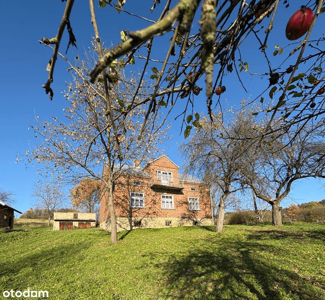 Dom z zabudowaniami blisko natury i z pięknymi widokami!-0
