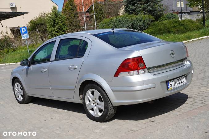 Opel Astra 1.6 Active - 30