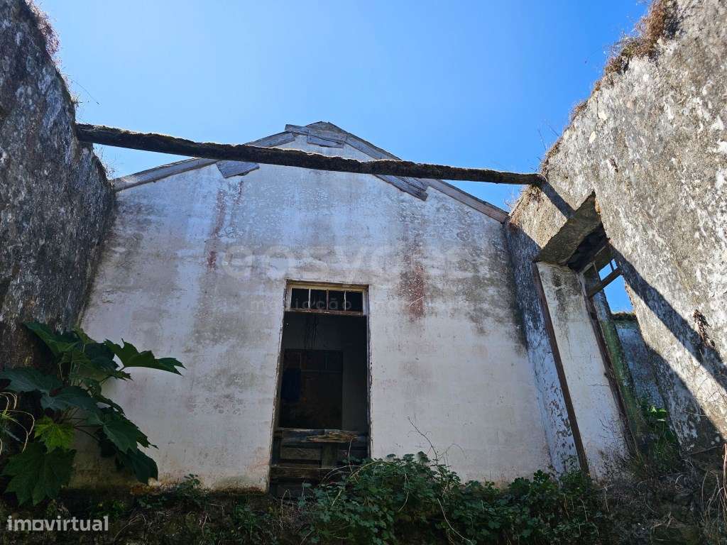 Terreno com ruina e vista mar- Remédios da Bretanha em S. Miguel - Grande imagem: 5/19