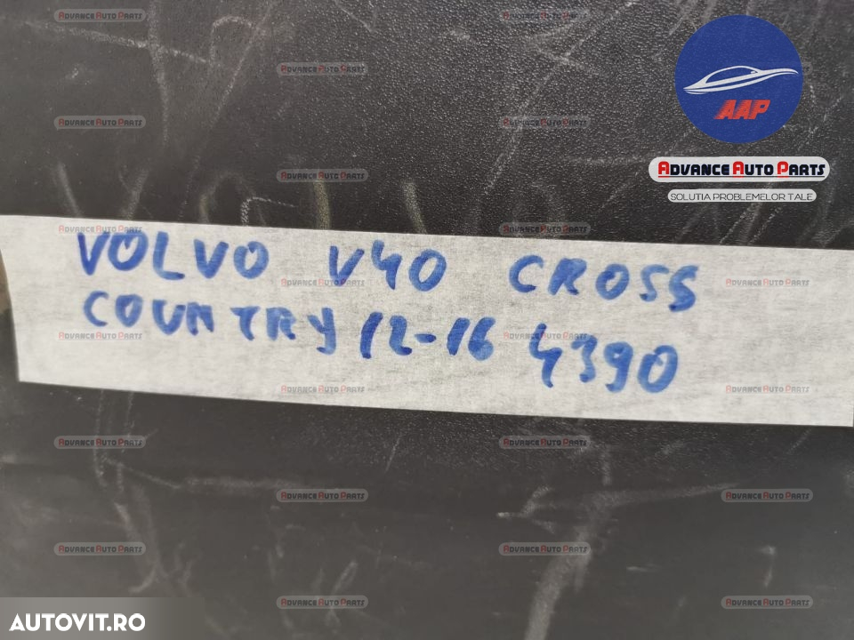 Bara spate Volvo V40 Cross Country an 2012-2016 cu senzori - in stare buna - 4