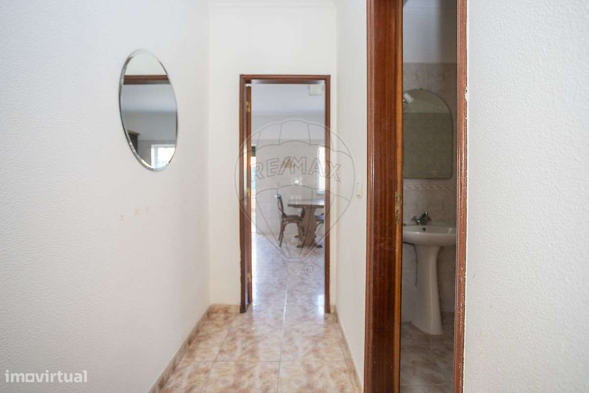 Moradia T3 com Quintal, Escritório e Churrasqueira – Quinta do Conde-9