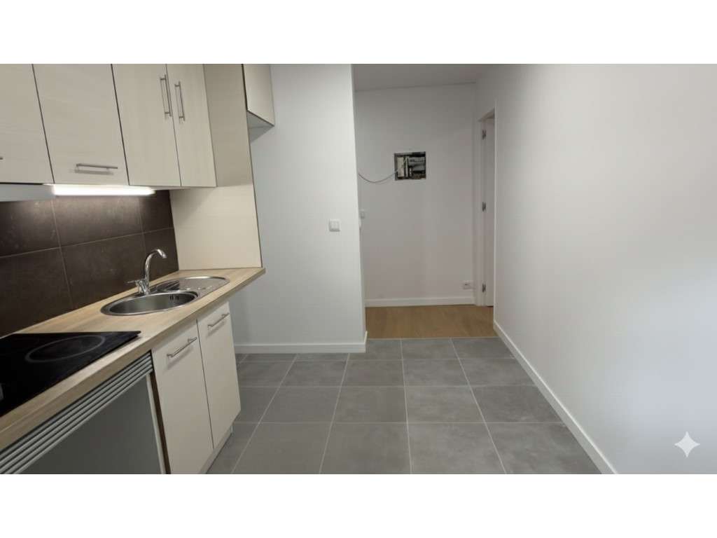 T1+1 semiequipado c/terraço 60m2 em Almada - Grande imagem: 5/14