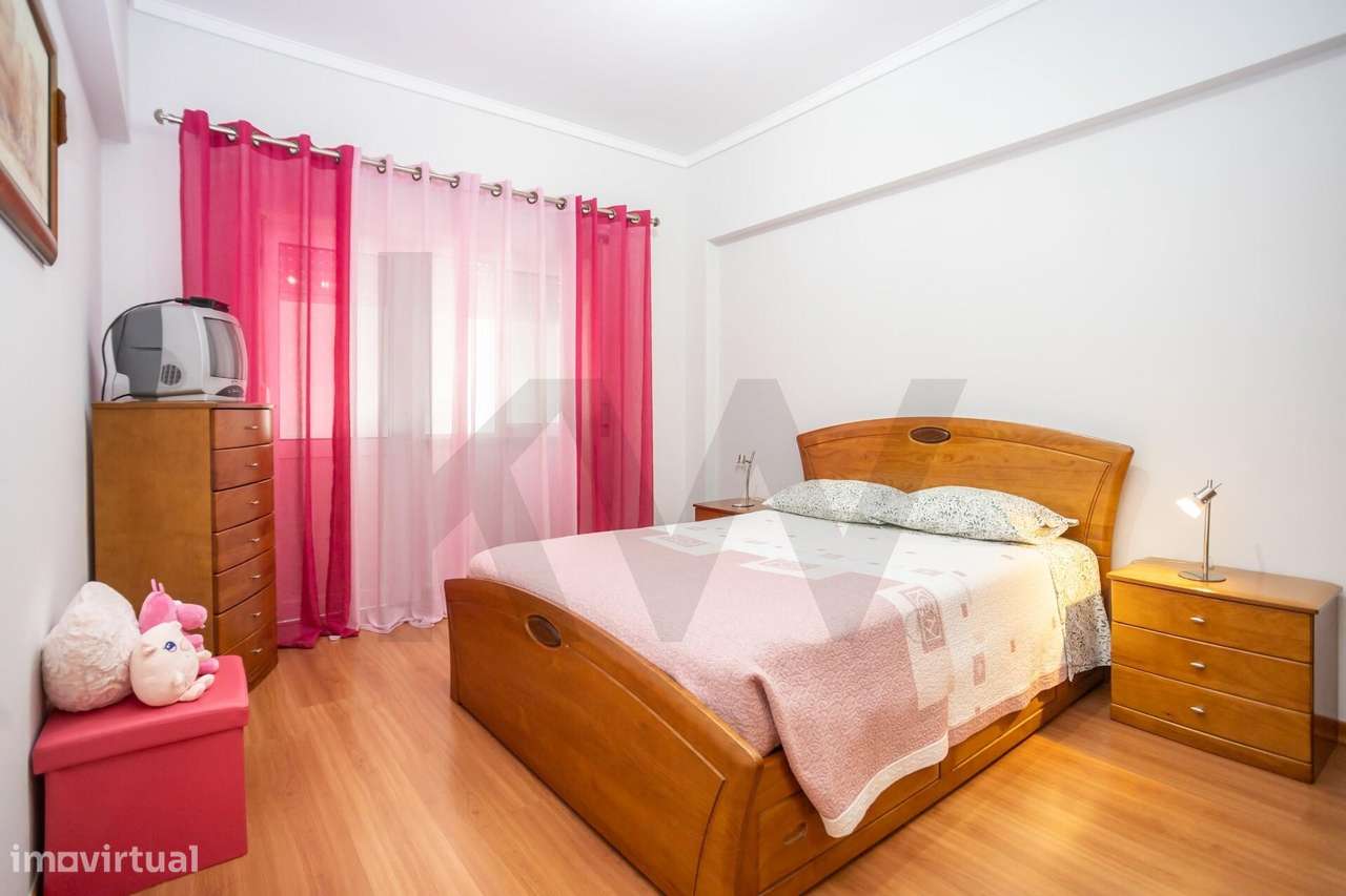 Apartamento T3 no Laranjeiro, Almada – Potencial Único e Localização P-16