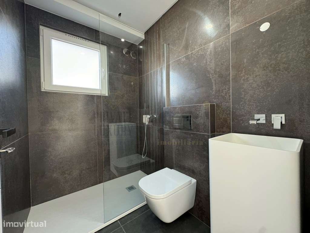 Moradia Isolada T4 com Piscina | Quinta de Valadares - Grande imagem: 5/34