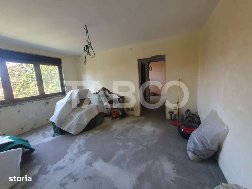 Apartament semidecomandat 2 camere etaj 2 zona 13 Decembrie - Imagine principală: 4/5