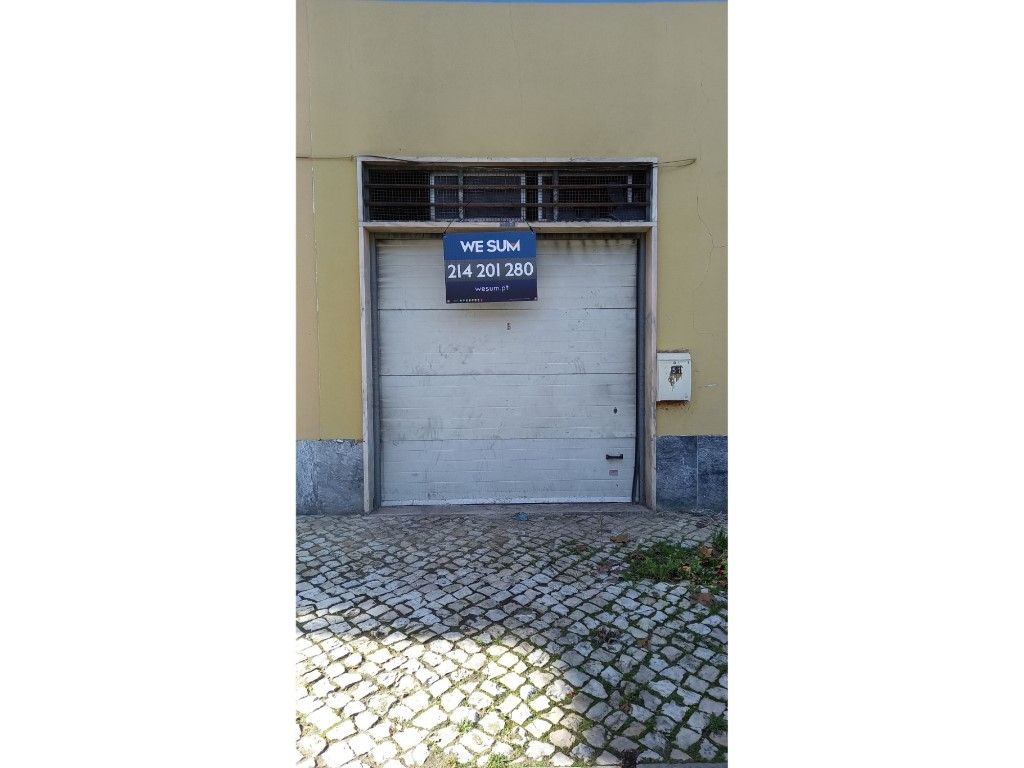 Armazém / Garagem junto à IC19/Sintra