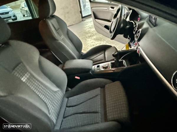 Audi A3 1.6 TDI S-line - 38