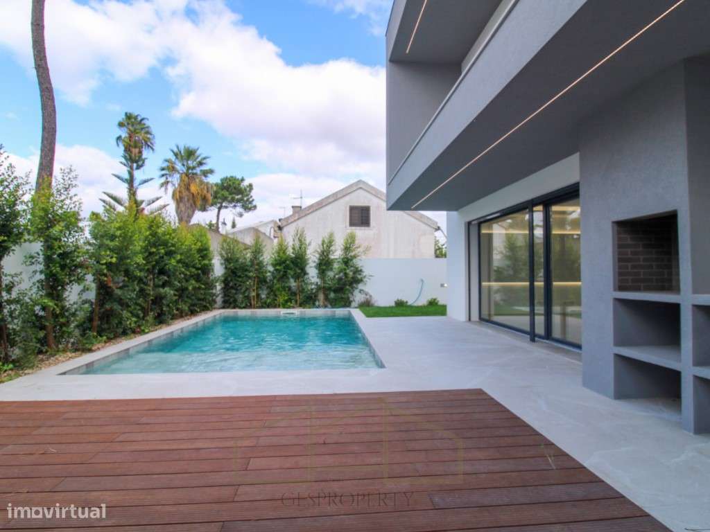 Moradia Isolada T3 com piscina pronta a escriturar na Aroeira-3