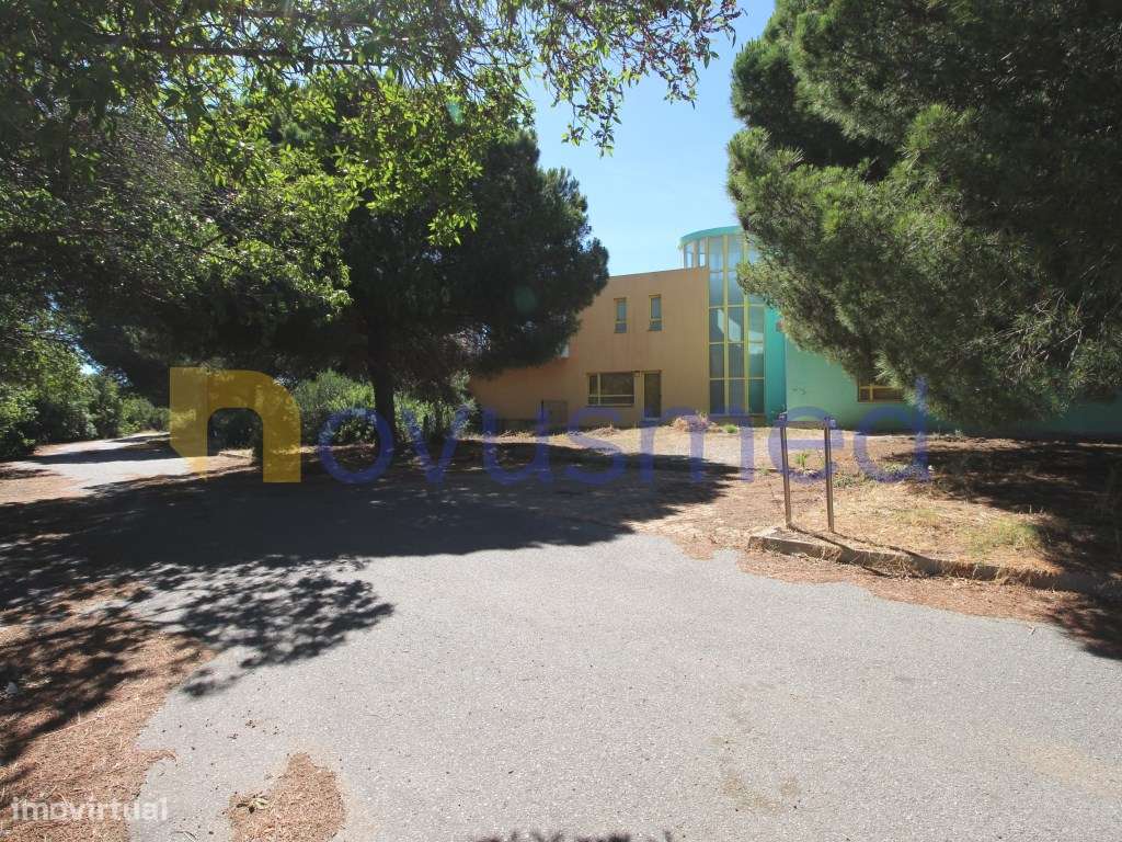 Edifício para Comércio, Serviços e Escritórios com Estacionamento n...-6