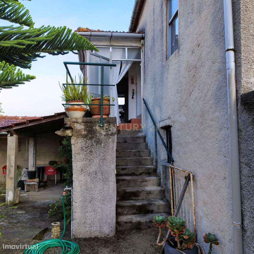Moradia antiga + terreno envolvente - Centro da vila de Sangalhos - An-10