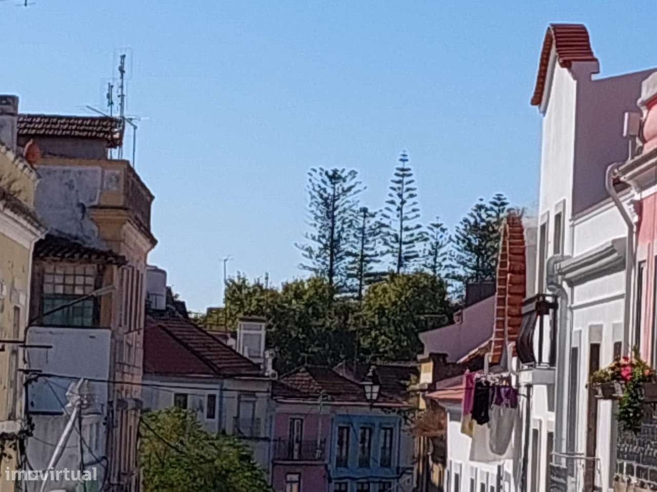 Moradia Térrea c/Logradouro na Baixa de Setúbal --Rua da Brasileira-23