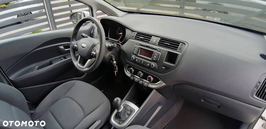 Kia Rio 1.4 L - 17