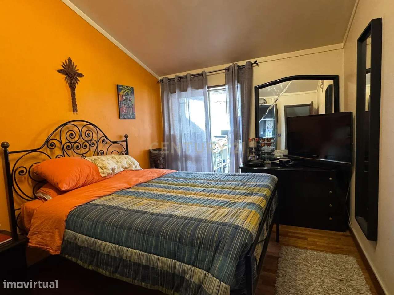 APARTAMENTO T4 DUPLEX NA PRAÇA PEDRA VERDE - ALDOAR-23