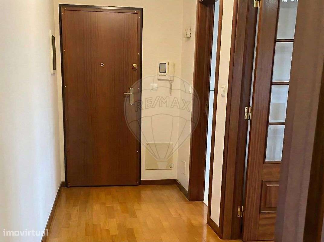 Apartamento T2 para arrendamento - Grande imagem: 2/16