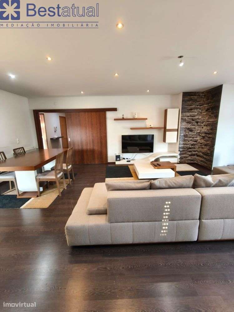 T4 com 186 m2 + Terraço com 186 m2 - Junto ao Centro-7