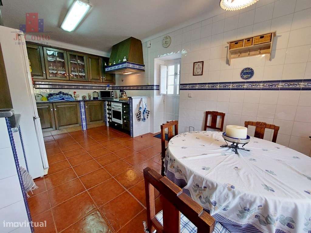 Quintinha com 14.000m2 de terreno com mina de água e árvores de fruto.-17