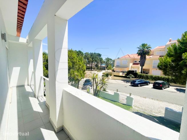 Moradia geminada T4 na Prestigiada Zona de Soltroia Rio-28