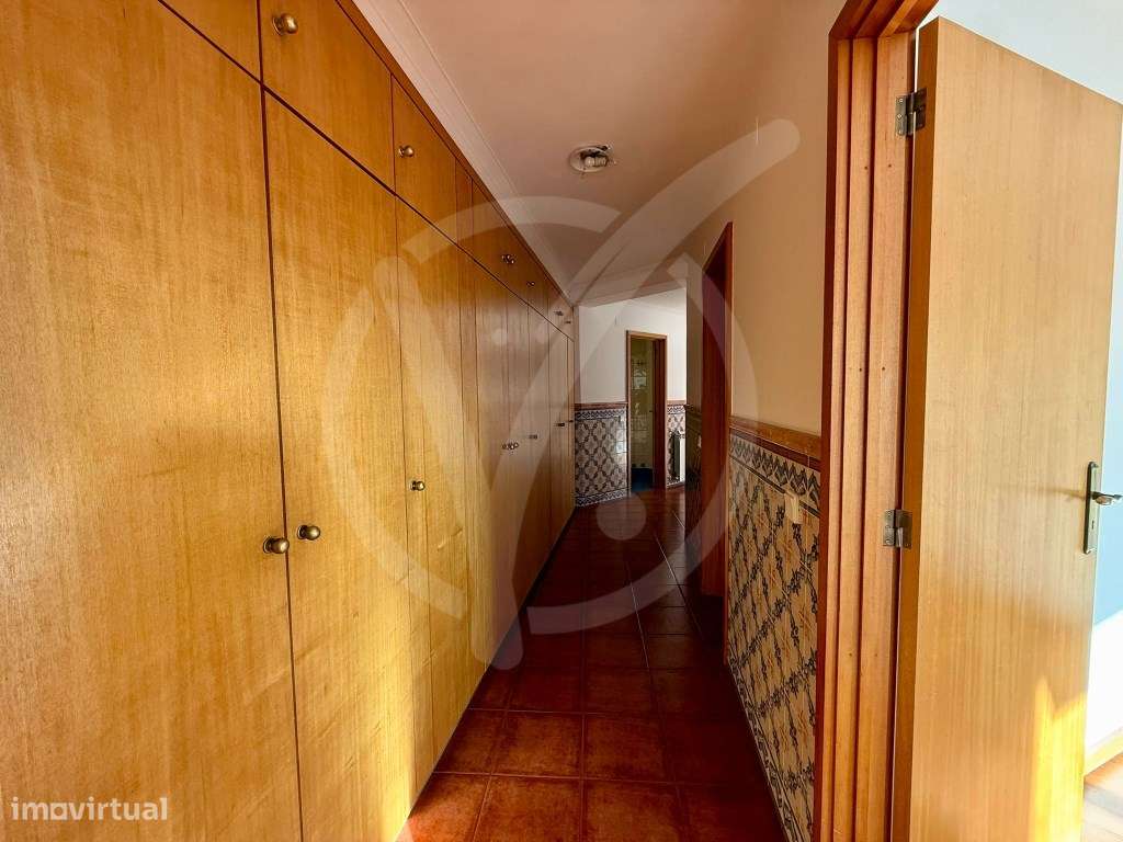 Excelente T3 na Póvoa de Varzim com 2 Garagens Fechadas-11
