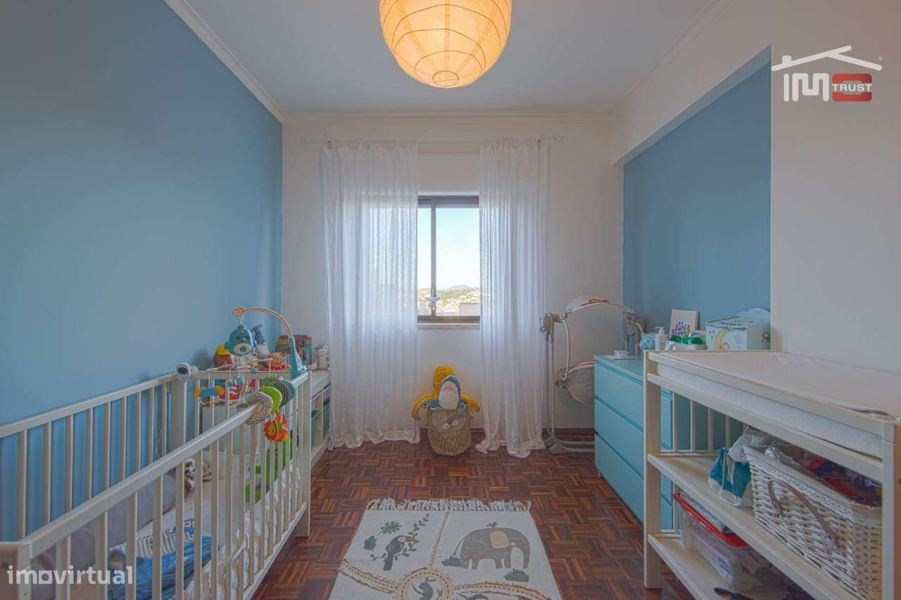 Apartamento T2 em Rio do Mouro  Excelente Oportunidade - Grande imagem: 2/18