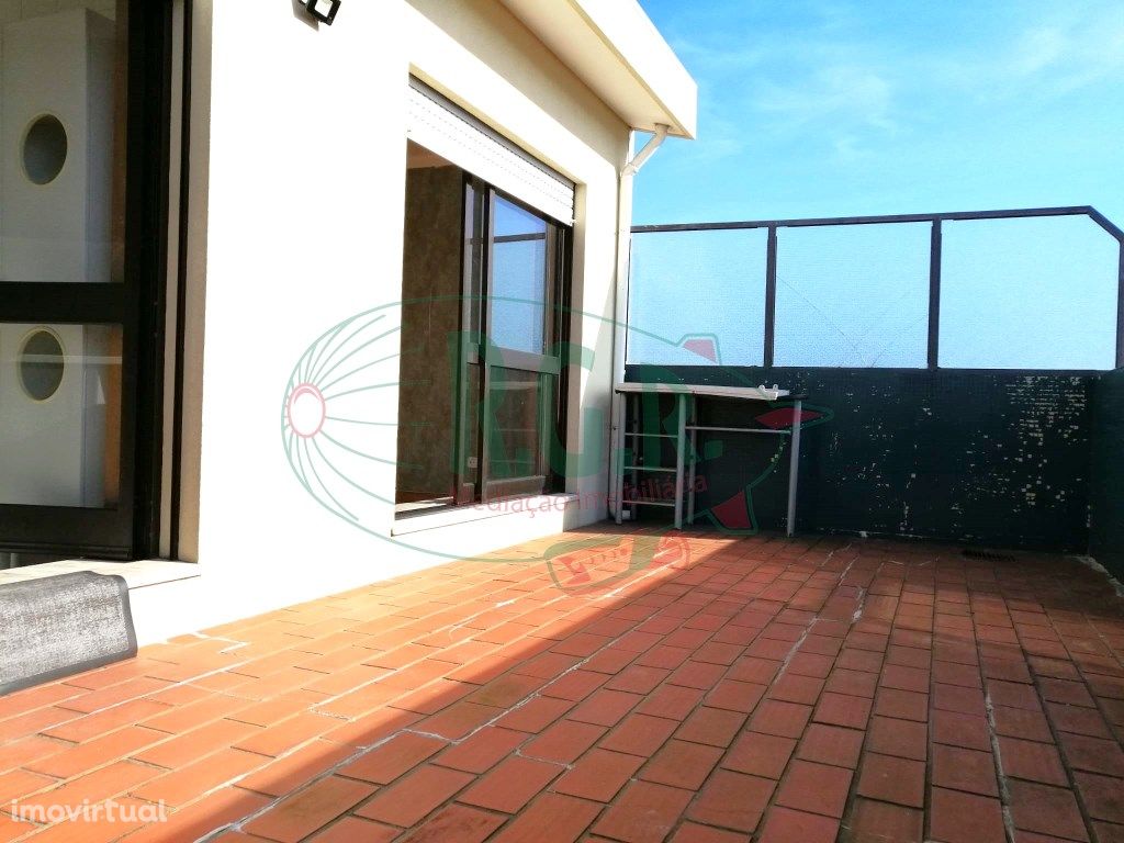 Apartamento T2 | Ultimo Piso | Terraço | Box