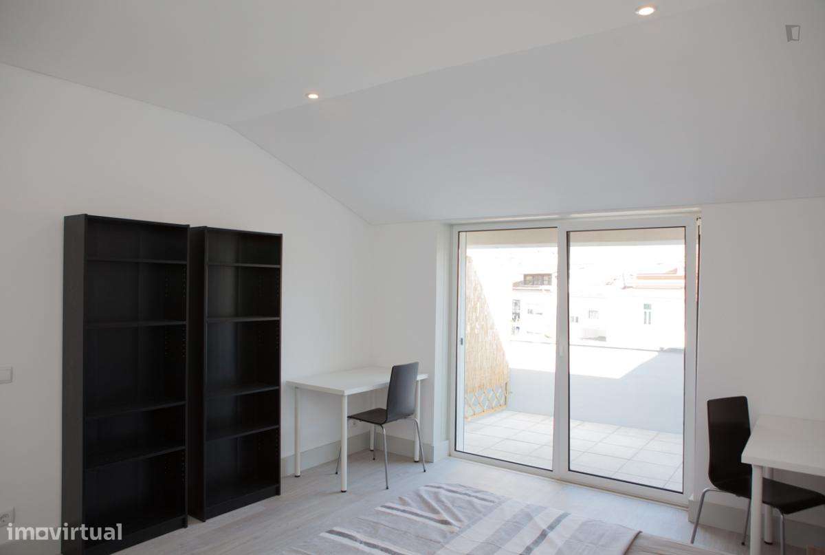 Quarto - localizado em Montes Claros Coimbra - Grande imagem: 4/26