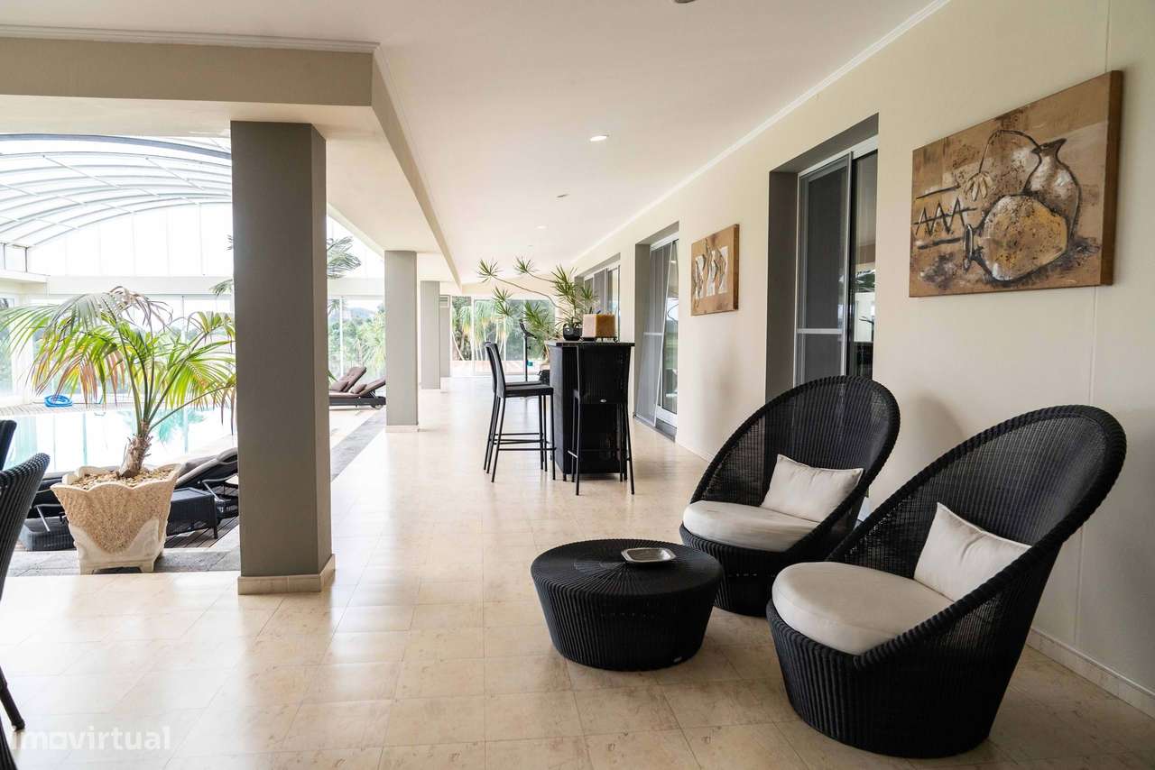 Luxuosa Moradia com 4 quartos localizada em Rosto do Cão - São Roque-38