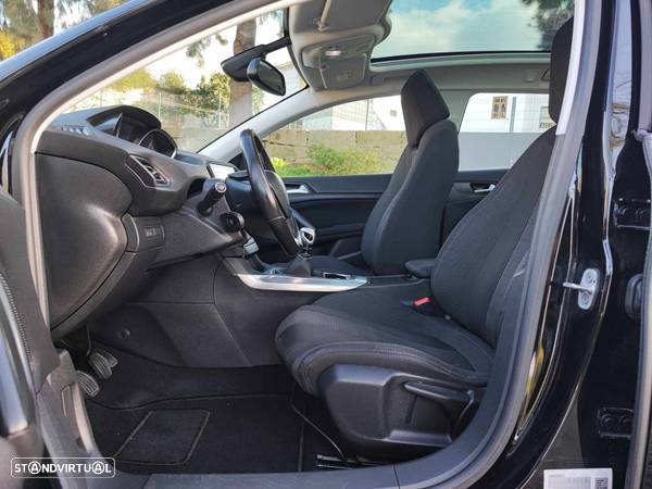 Peugeot 308 1.6 BlueHDi Allure J17 - 23