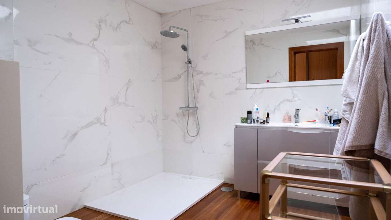 Moradia Térrea de 596m2 em Terreno de 10.000m2 | Paços de...-15