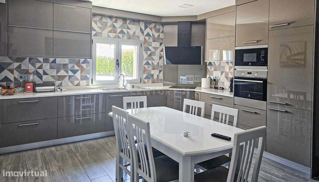 Luxuosa Moradia em Mirandela, Bragança - 10 Quartos e 7 WC - Grande imagem: 3/14