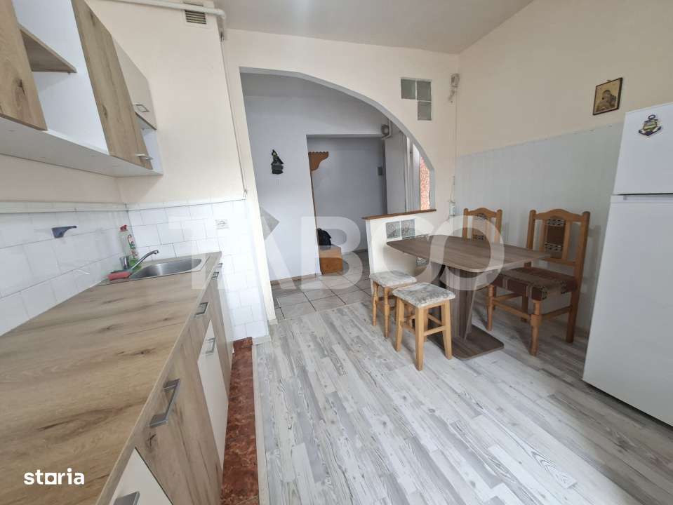 Apartament de vanzare 3 camere decomandat Mihai Viteazul bloc cu lift - Imagine principală: 1/17