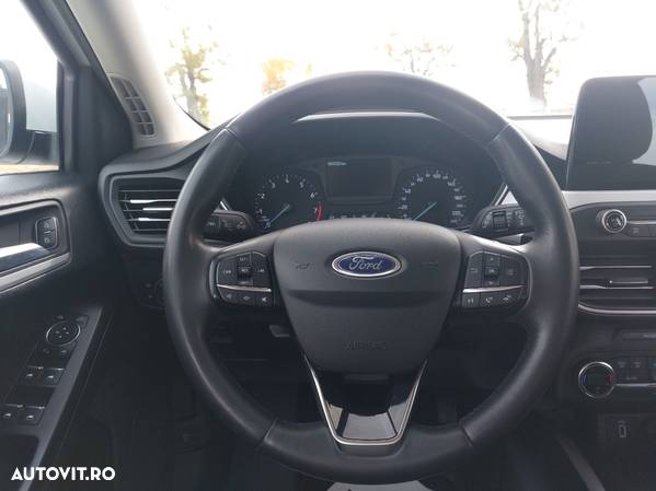 Ford Focus 1.0 EcoBoost Trend Edition - 14