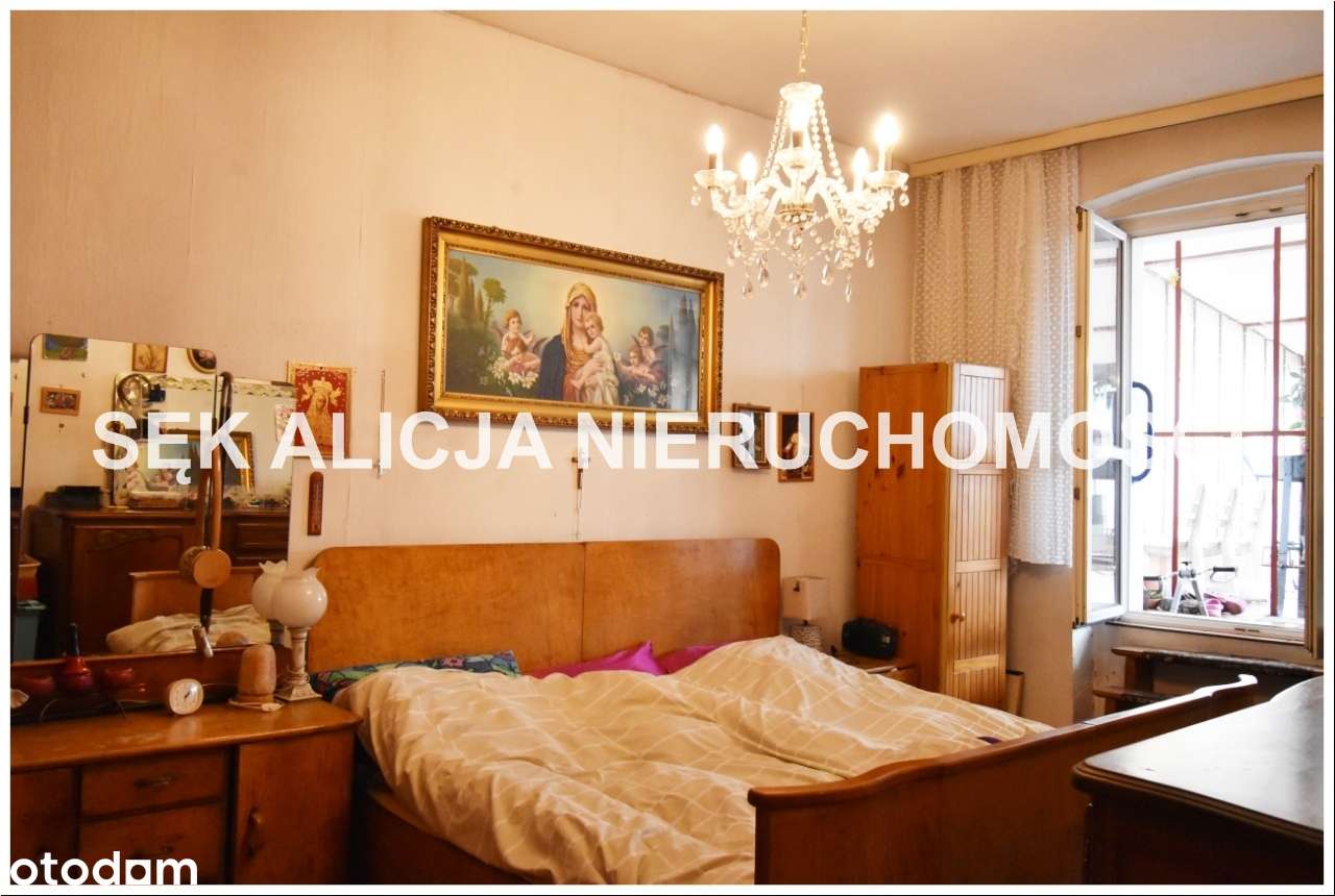 Kamienica z dużym parkingiem i ogrodem-4