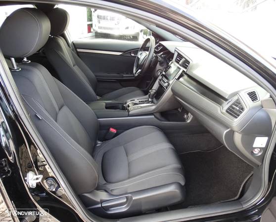 Honda Civic 1.0 i-VTEC Elegance Navi CVT - 19