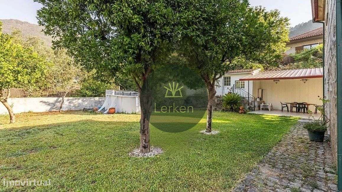 No coração do Gerês Moradia T4 com Jardim e Potencial para turismo-23