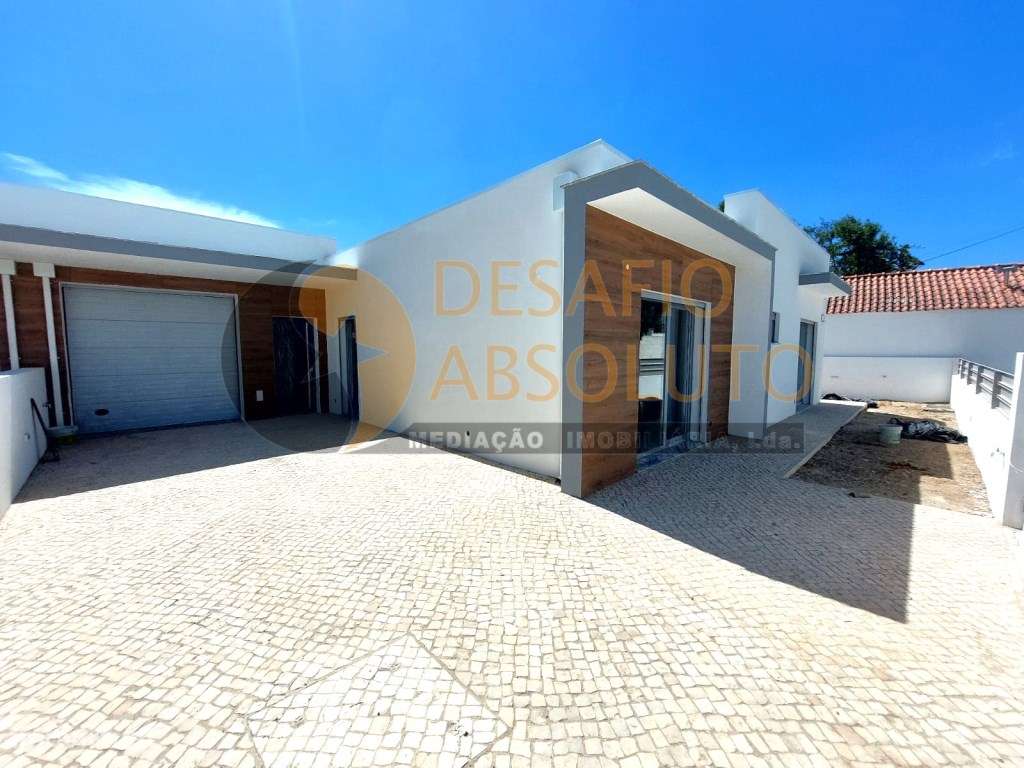 Moradia Isolada Térrea T4 c/ Piscina e Garagem - Brejos de Azeitão - Grande imagem: 2/31